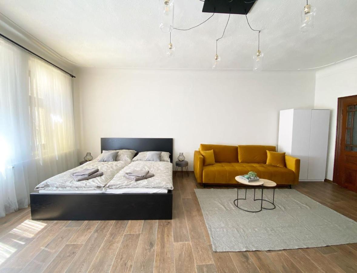 Kovarik Apartments I Olomouc Buitenkant foto