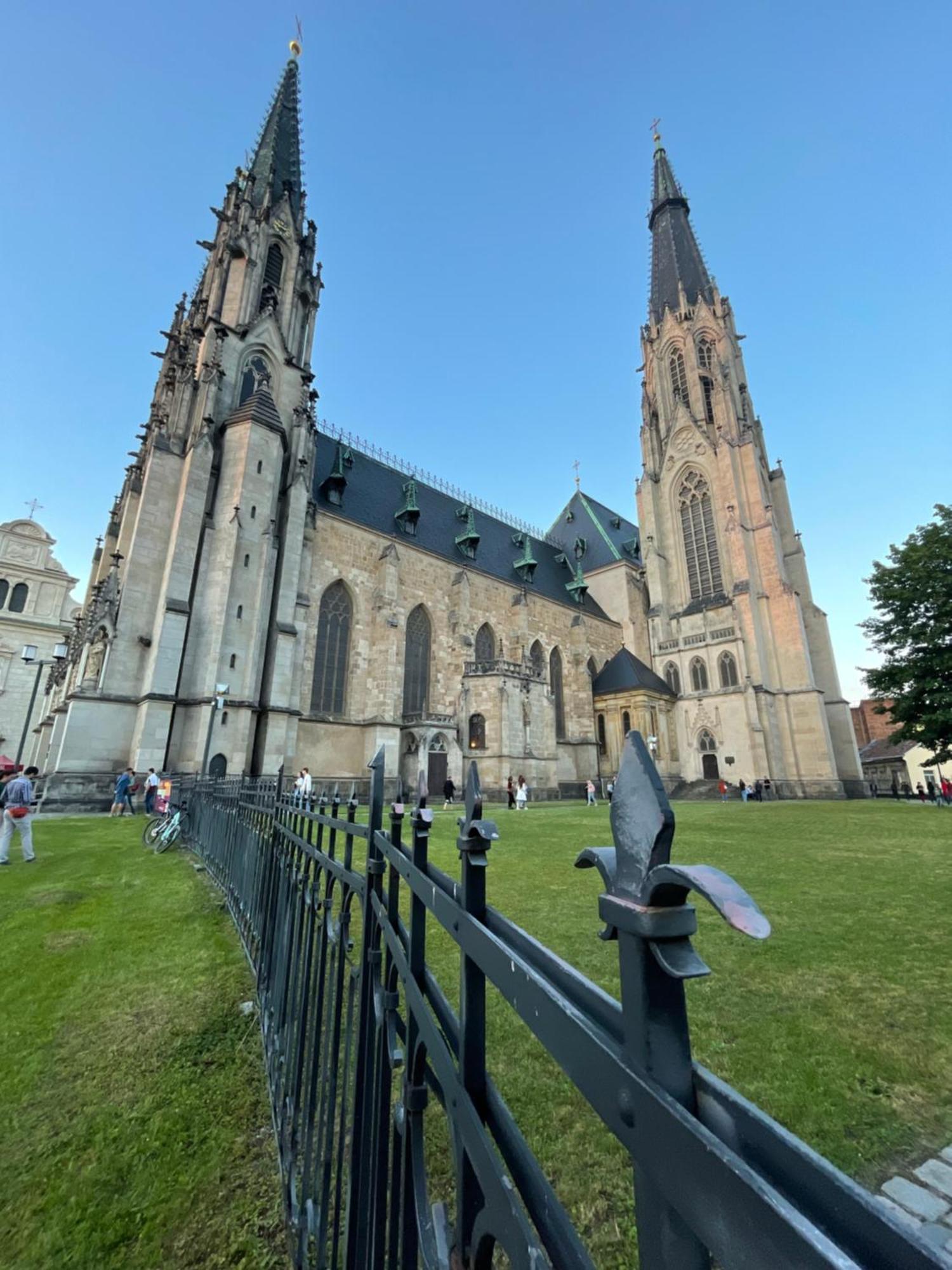 Kovarik Apartments I Olomouc Buitenkant foto